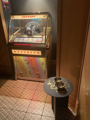 B-Side Cocktail Lounge by null
