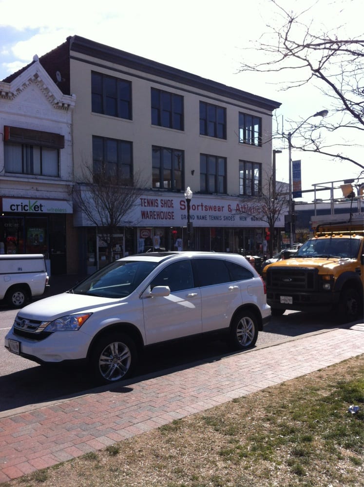 tennis shoe warehouse near me