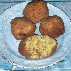 Mama's Mac & More - Mac and cheese balls
