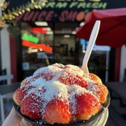 Sam’s Farm Fresh Juice & Smoothie - Açaí bowl with everything on/in it!