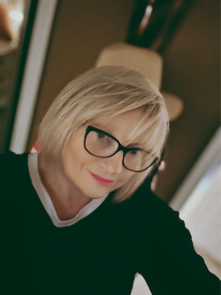 Platinum Hair & Colour Studio Logo