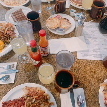 Cedar Glen Inn - Corned Beef Hash, pancakes, biscuits and gravy - American Near Me - Cedar Glen, California
