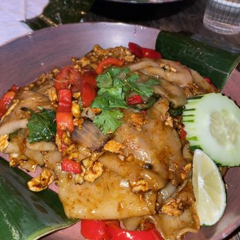 Saranrom Thai - Drunken Noodle - Thai Near Me - Elmhurst, New York