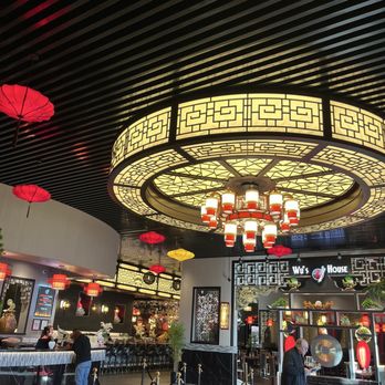 Wu's House - Entry photo and decor in main dining room. There are also hibachi tables in separate room - Sushi Bars Near Me - Kildeer, Illinois