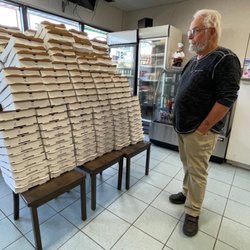 Il Bistro Cafe & Pizzeria - Pizza boxes