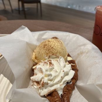 Cafe Daisy - Croffle with cinnamon apple jam! Yum - Coffee & Tea Near Me - Honolulu, Hawaii Cafe Daisy - Croffle with cinnamon apple jam! Yum - Coffee & Tea Near Me - Honolulu, Hawaii