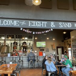Eight & Sand Beer - Inside