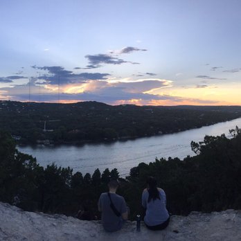 Mount Bonnell - Almost set - Hiking Near Me - Austin, Texas Mount Bonnell - Almost set - Hiking Near Me - Austin, Texas