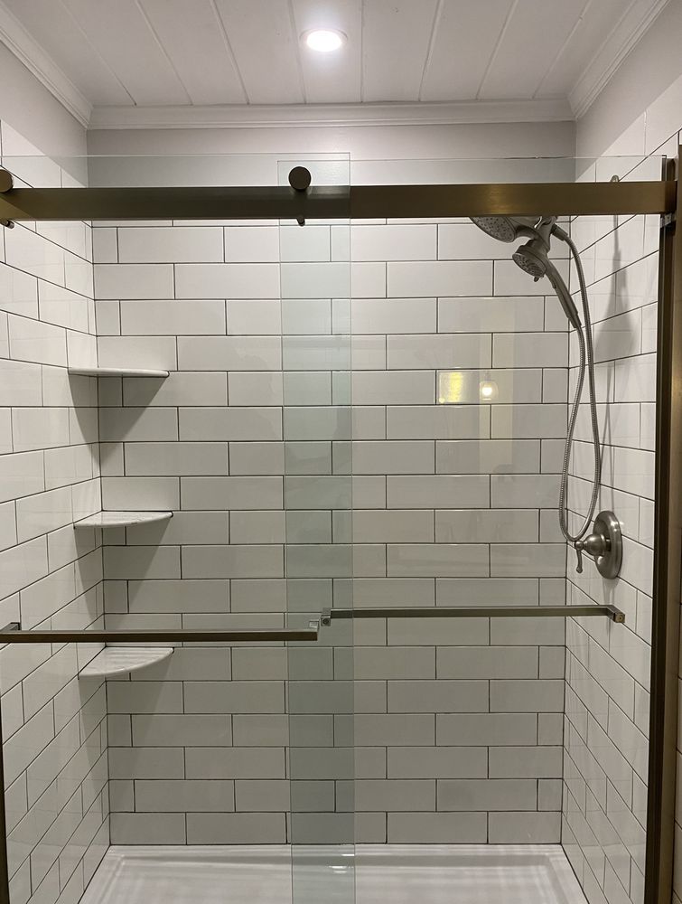 Slide of Hawkeye Home Improvements