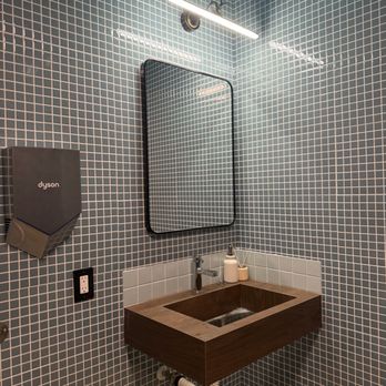 Hidden Dumpling House - Landpark - Awesome bathroom interior - Chinese Near Me - Sacramento, California