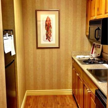 Homewood Suites by Hilton Phoenix-Biltmore - Single King Suite Galley Kitchen - Hotels Near Me - Phoenix, Arizona Homewood Suites by Hilton Phoenix-Biltmore - Single King Suite Galley Kitchen - Hotels Near Me - Phoenix, Arizona