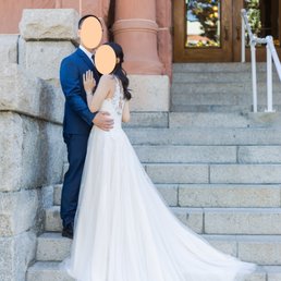 The back of the dress is beautiful. The back of the dress is beautiful.