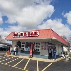 Lizton Dairy Bar - Walk up service