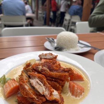 Teton Thai - Crispy duck curry - Thai Near Me - Teton Village, Wyoming Teton Thai - Crispy duck curry - Thai Near Me - Teton Village, Wyoming