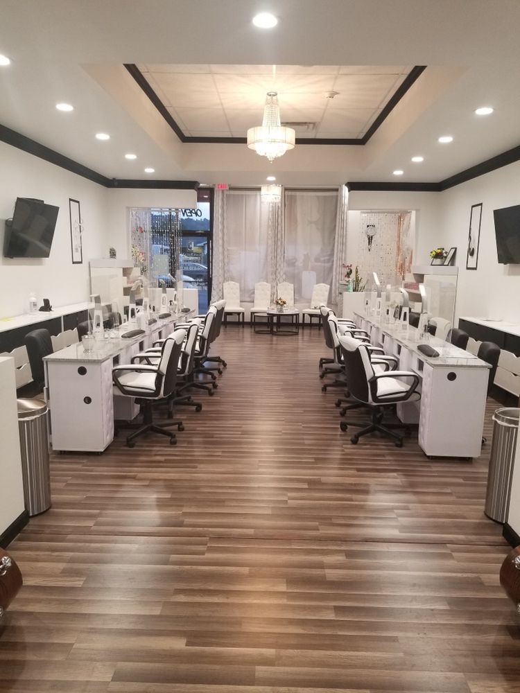 Escape Nail Spa Logo