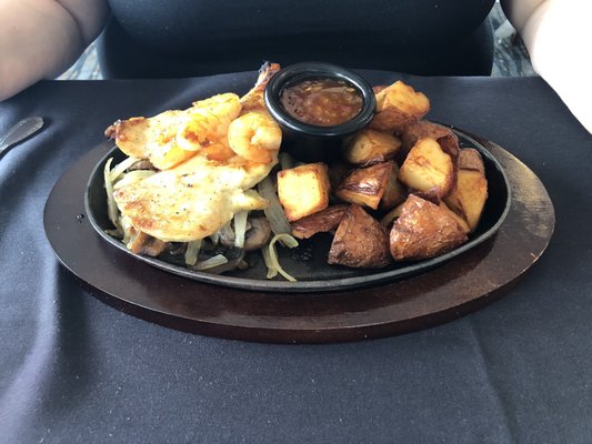 Moyo & Grill by null