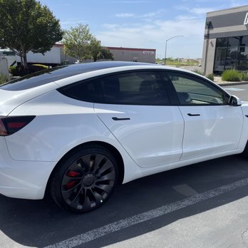 Genesis Window Tinting - Stratos 15 Rear 50 Front - Home Window Tinting Near Me - Elk Grove, California Genesis Window Tinting - Stratos 15 Rear 50 Front - Home Window Tinting Near Me - Elk Grove, California