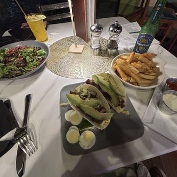 Hyatt Regency Miami - Beautiful dinner - Hotels Near Me - Miami, Florida Hyatt Regency Miami - Beautiful dinner - Hotels Near Me - Miami, Florida