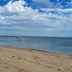 Port Melbourne Beach - Calm Waters (12/16/24). @CityOfMelbourne #Australia #Traveling #Exploring #Beach