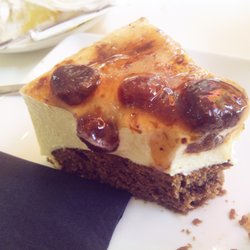 Berlín - Tarta de queso blanco con cereza.