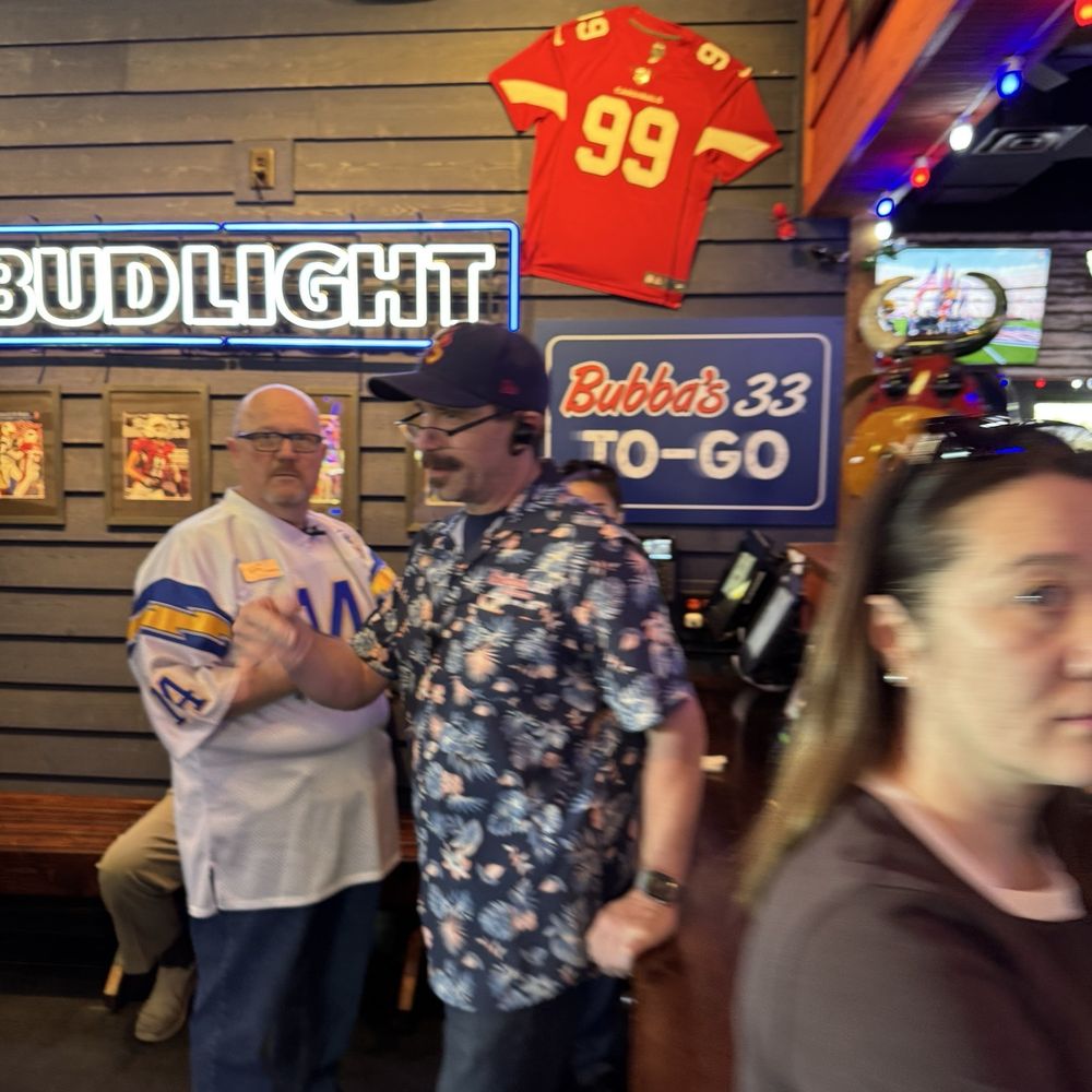 Bubba's 33 - The guy on the right needs customer service training.   @Stevie- do something about it. - American Near Me - Tempe, Arizona