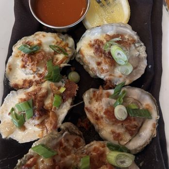 HogsHead Kitchen and Wine Bar - Baked oysters - New American Near Me - Hilton Head, South Carolina