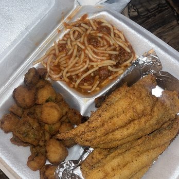 Southwind Fish - a tray of fried fish and pasta - Southern Near Me - Memphis, Tennessee Southwind Fish - a tray of fried fish and pasta - Southern Near Me - Memphis, Tennessee