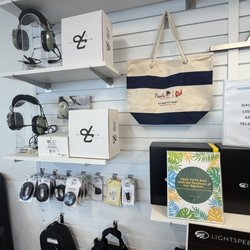 Airport Pilot Shop