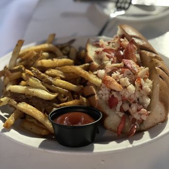 Neptune Oyster - Maine Lobster Roll Sandwich - Seafood Near Me - Boston, Massachusetts Neptune Oyster - Maine Lobster Roll Sandwich - Seafood Near Me - Boston, Massachusetts