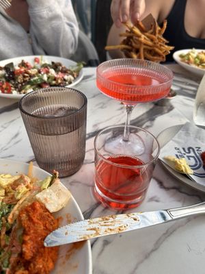 LG's Irish Bar & Kitchen by null