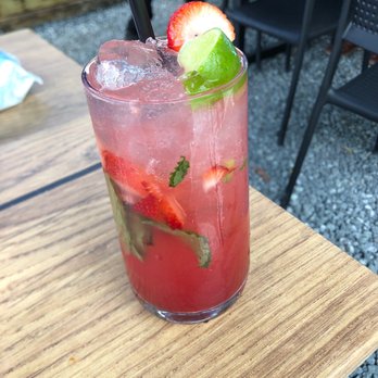 Pa'l Laó Gastrobar - Strawberry mojito - Seafood Near Me - Naranjito, Puerto Rico Pa'l Laó Gastrobar - Strawberry mojito - Seafood Near Me - Naranjito, Puerto Rico