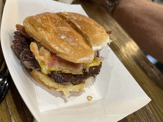 TROPICAL BURGER 24 Photos 25 Reviews 5151 Pelham Rd Greenville 