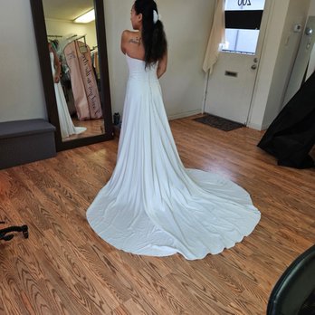 Ariana Sewing Shop - Sewing & Alterations Near Me - Walnut Creek, California