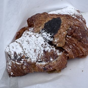 Arsicault - Blackberry almond hazelnut croissant - Bakeries Near Me - San Francisco, California Arsicault - Blackberry almond hazelnut croissant - Bakeries Near Me - San Francisco, California