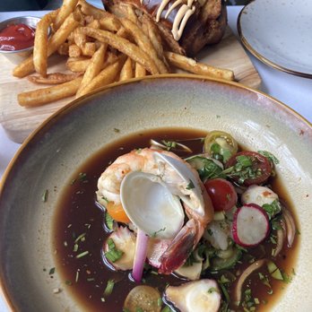 19 Raw - Ceviche and po boy - Seafood Near Me - Edgartown, Massachusetts