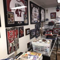 Baseball Cards & Collectibles - Memorabilia & Jersey's