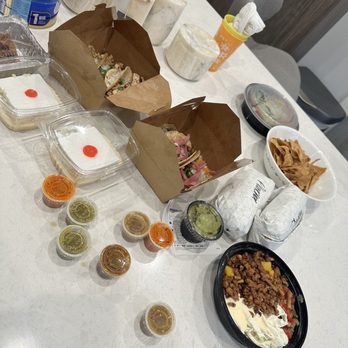Los Compadres - Mexican Near Me - Fort Lee, New Jersey