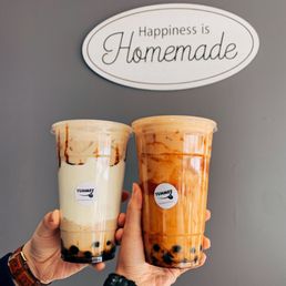 Thai tea & yummee milk tea with cloud Thai tea & yummee milk tea with cloud