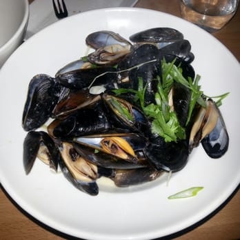 Pearl Diver - Mussels and frites - Seafood Near Me - Toronto, Ontario Pearl Diver - Mussels and frites - Seafood Near Me - Toronto, Ontario