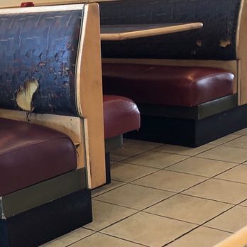 Bob's Big Boy - Showing two worn booths typical of the rest. - Diners Near Me - Northridge, California