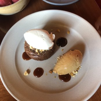 Madera - OUTSTANDING chocolate cake warm and gooey - New American Near Me - Menlo Park, California Madera - OUTSTANDING chocolate cake warm and gooey - New American Near Me - Menlo Park, California