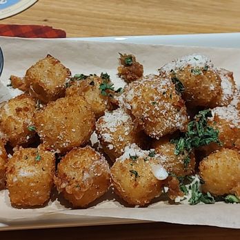 Twin Peaks - Mozzarella bites - New American Near Me - Doral, Florida Twin Peaks - Mozzarella bites - New American Near Me - Doral, Florida