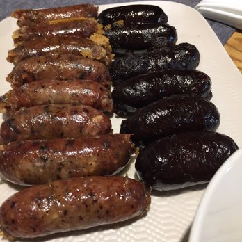 Els Casals - Close up of the two types of warm sausages - Hotels Near Me - Sagàs, B