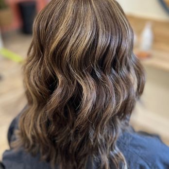 Kindred Colour Lounge - Blendy highlights by Crystal - Hair Salons Near Me - Cedar Hill, Texas Kindred Colour Lounge - Blendy highlights by Crystal - Hair Salons Near Me - Cedar Hill, Texas