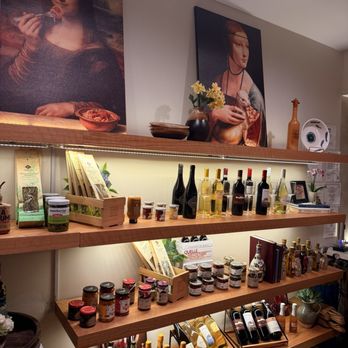 Farina - specialità market  on your way out so you can just take the Italian flavor home . - Italian Near Me - Doral, Florida