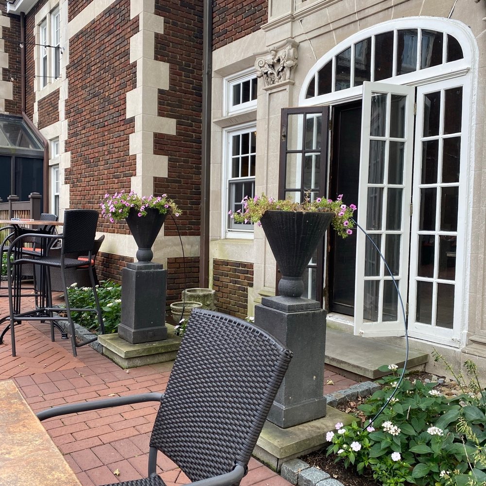 Glidden House - Outdoor patio and seating! - Hotels Near Me - Cleveland, Ohio Glidden House - Outdoor patio and seating! - Hotels Near Me - Cleveland, Ohio