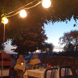 Le Tilleul Menthe - La terrasse du restaurant sur la place du tilleul