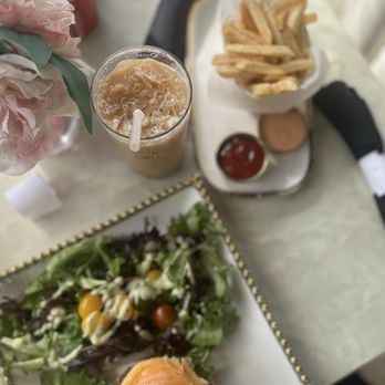N Cafe - Chicken sandwich side salad with seasoned fries picture is better than the food - Breakfast & Brunch Near Me - Glendale, California