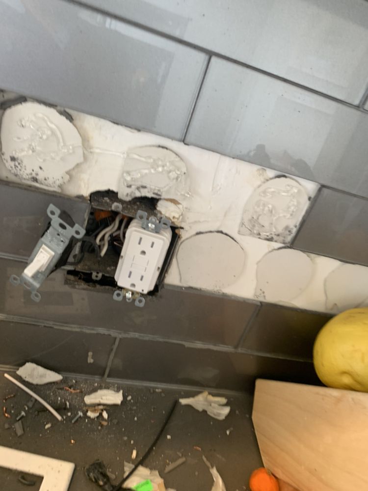 Slide of LM Electrical Solutions