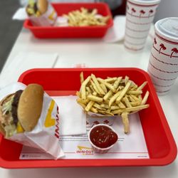 In-N-Out Burger - Cheeseburger & fries, #2